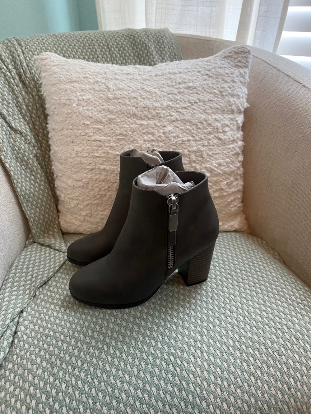 Women's gray booties